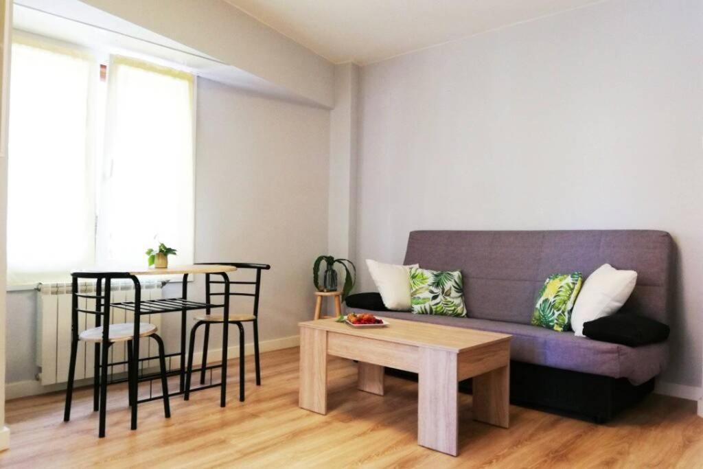Apartamento COBEXO. Moderno y luminoso en el centro de Jaca Exterior foto