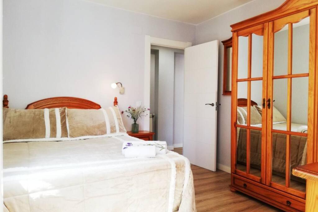 Apartamento COBEXO. Moderno y luminoso en el centro de Jaca Exterior foto
